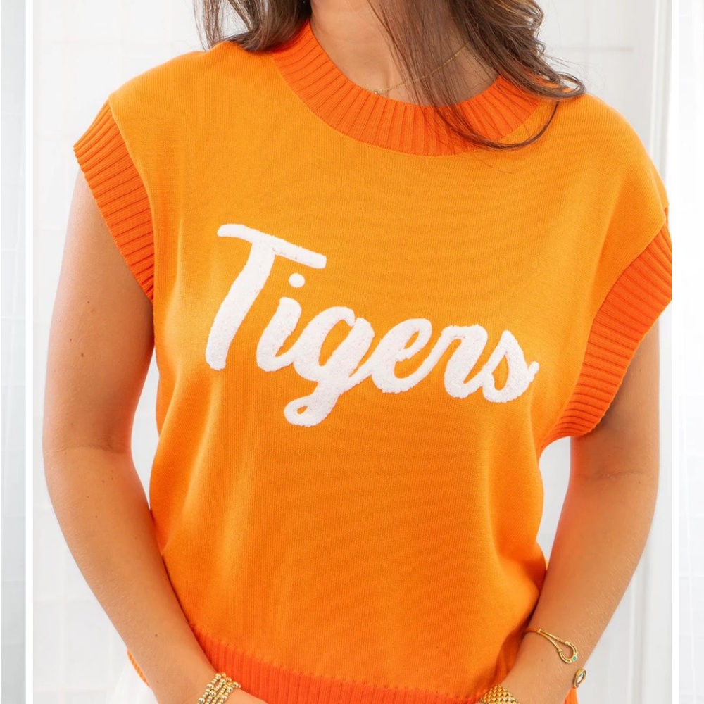 Orange tiger Gameday sweater vest size medium. New with tags never worn.